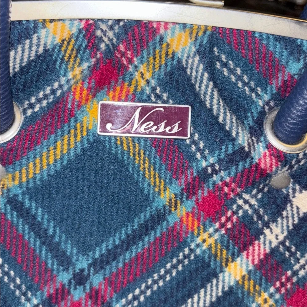 NESS BRAND..STRAIGHT FROM EDINBURGH SCOTLAND..TEAL PLAID WOOL TARTAN HAND BAG